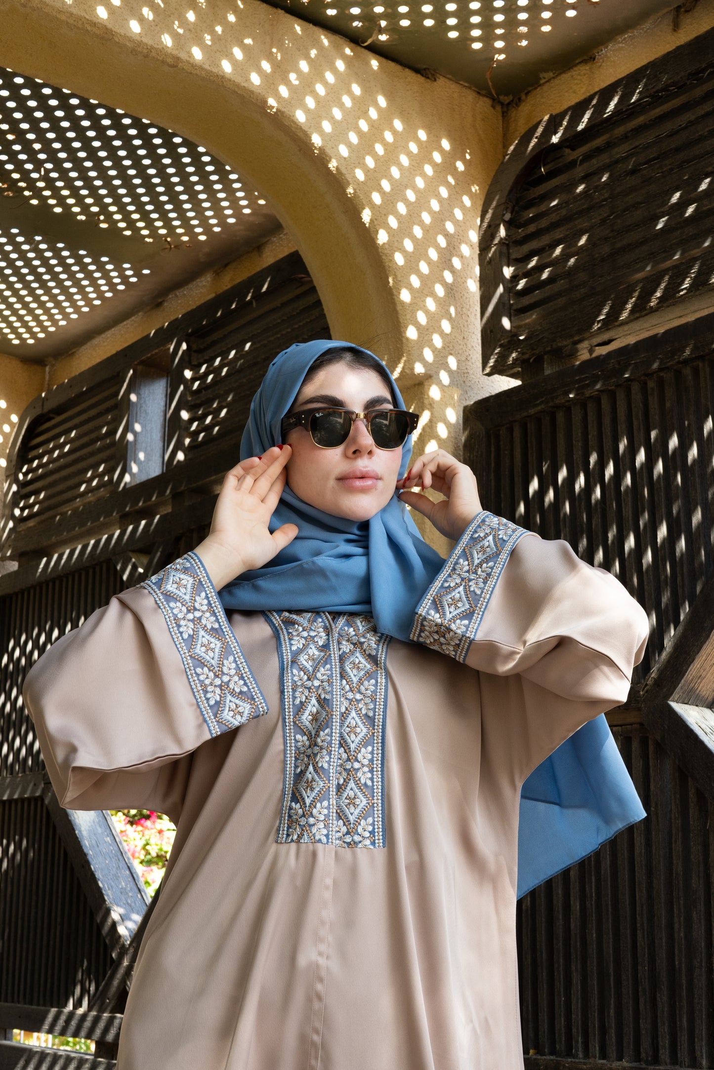 Dantelle Abaya - Cream