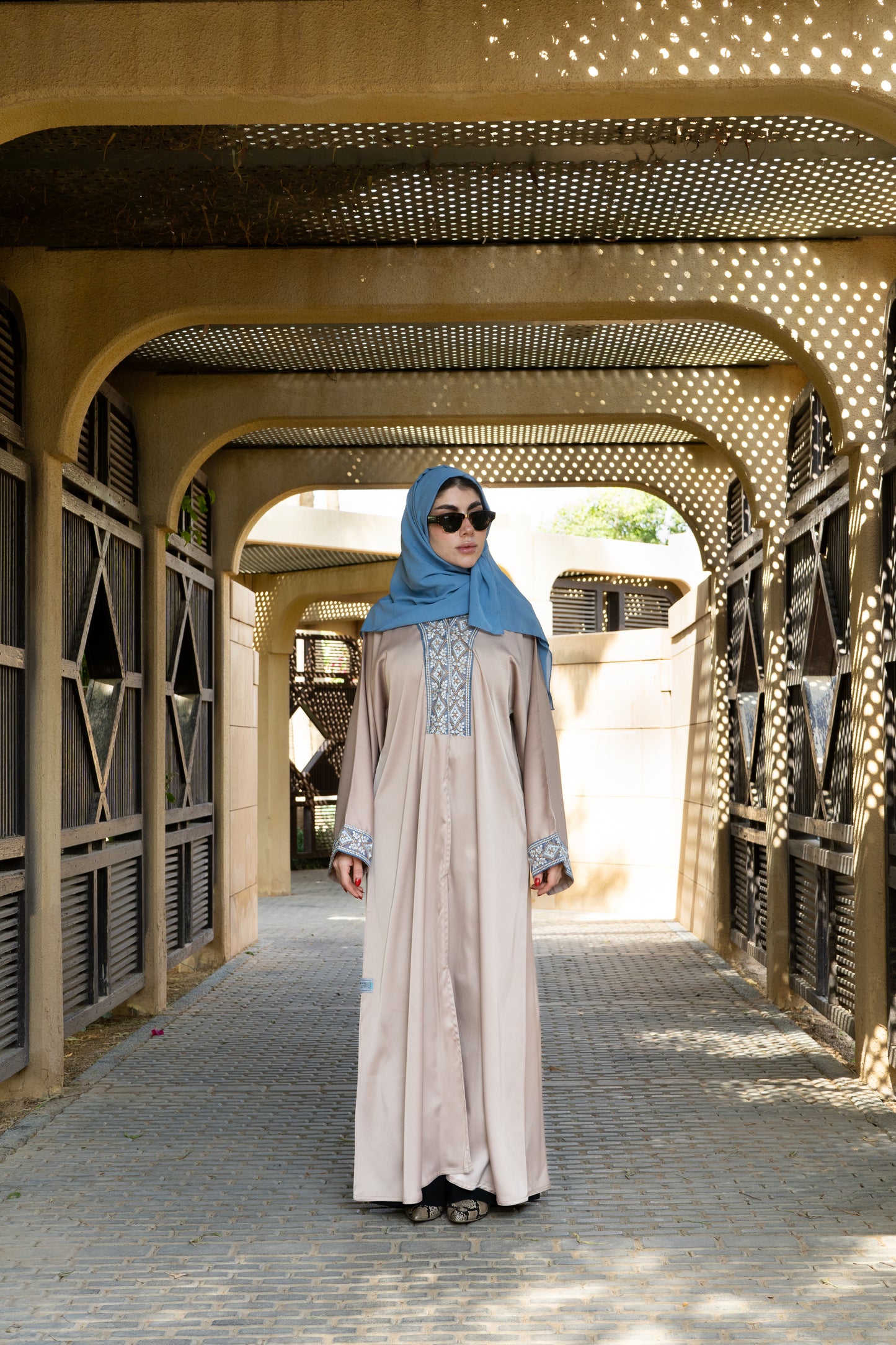 Dantelle Abaya - Cream