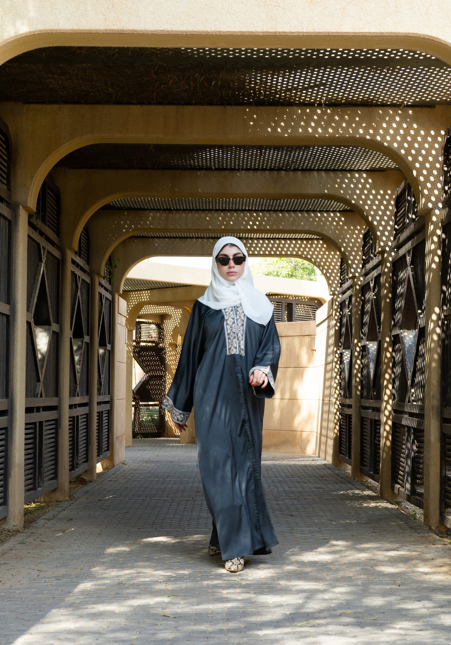 Dantelle Abaya - Grey