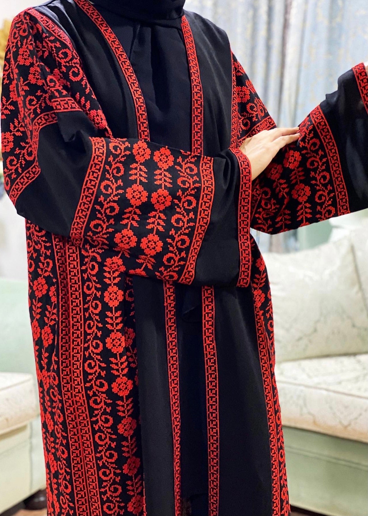 TRADITIONAL TATREEZ ABAYA