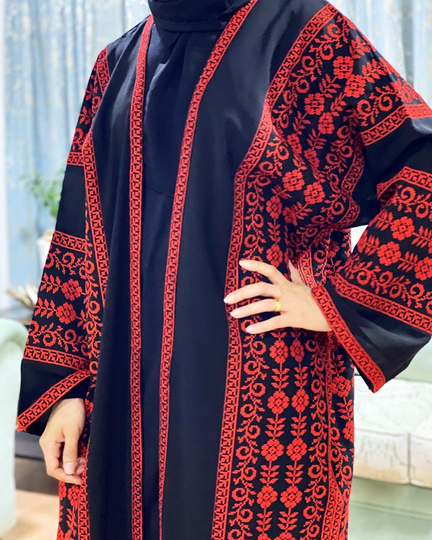 TRADITIONAL TATREEZ ABAYA